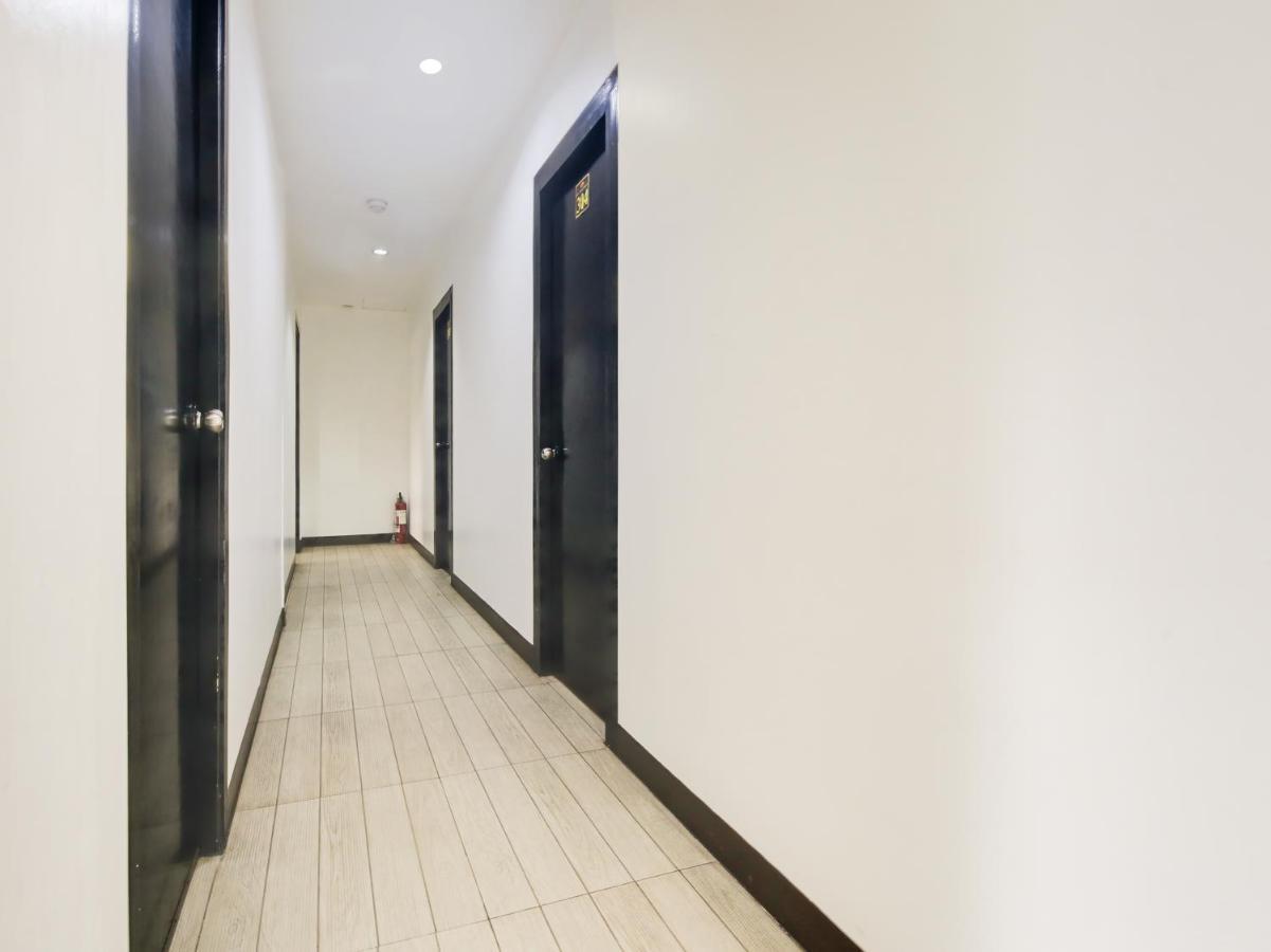 Oyo 895 Golden Majestic Pension Inn Μανίλα Εξωτερικό φωτογραφία