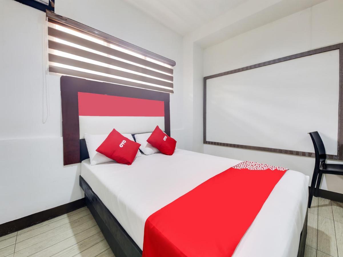 Oyo 895 Golden Majestic Pension Inn Μανίλα Εξωτερικό φωτογραφία