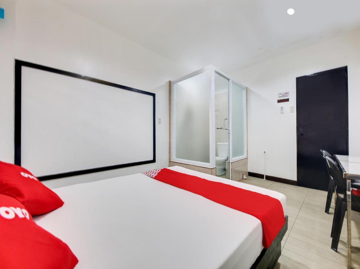 Oyo 895 Golden Majestic Pension Inn Μανίλα Εξωτερικό φωτογραφία