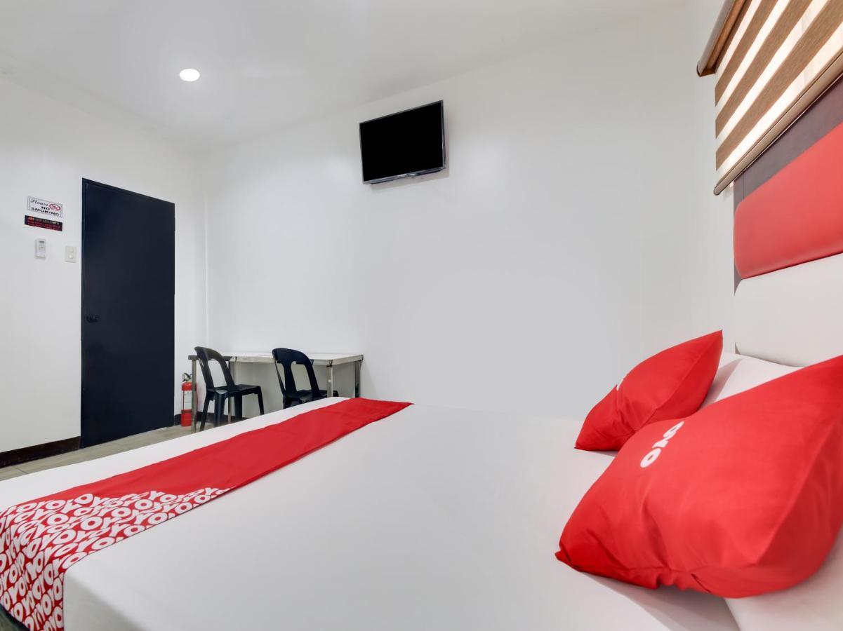 Oyo 895 Golden Majestic Pension Inn Μανίλα Εξωτερικό φωτογραφία
