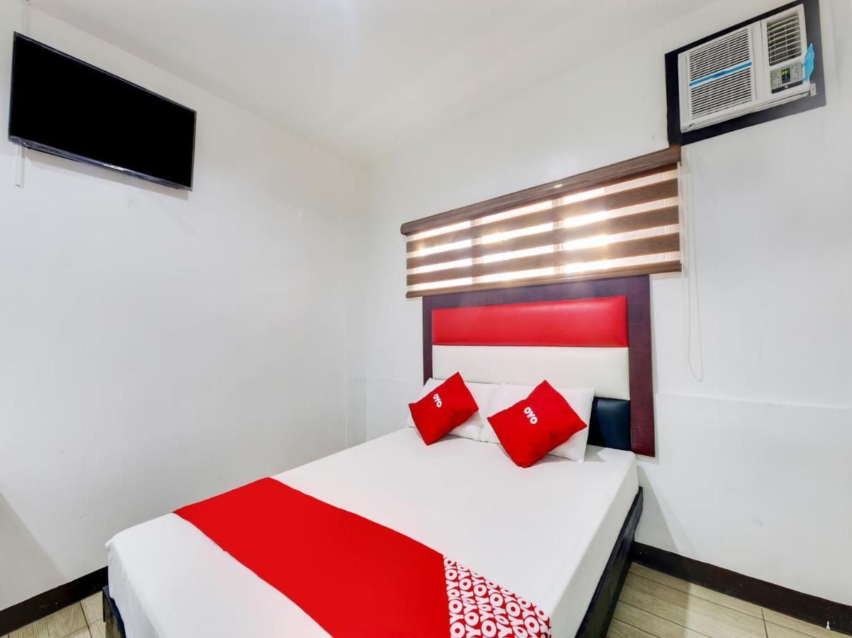 Oyo 895 Golden Majestic Pension Inn Μανίλα Εξωτερικό φωτογραφία