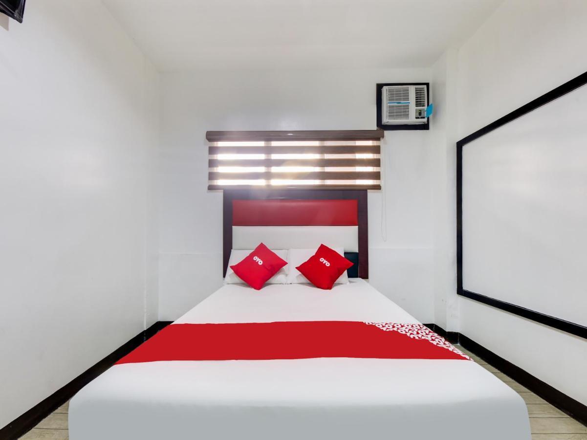Oyo 895 Golden Majestic Pension Inn Μανίλα Εξωτερικό φωτογραφία