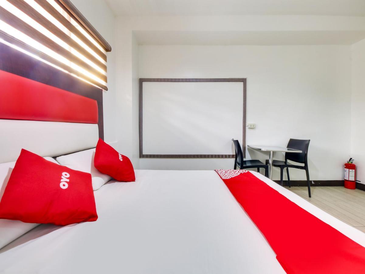 Oyo 895 Golden Majestic Pension Inn Μανίλα Εξωτερικό φωτογραφία