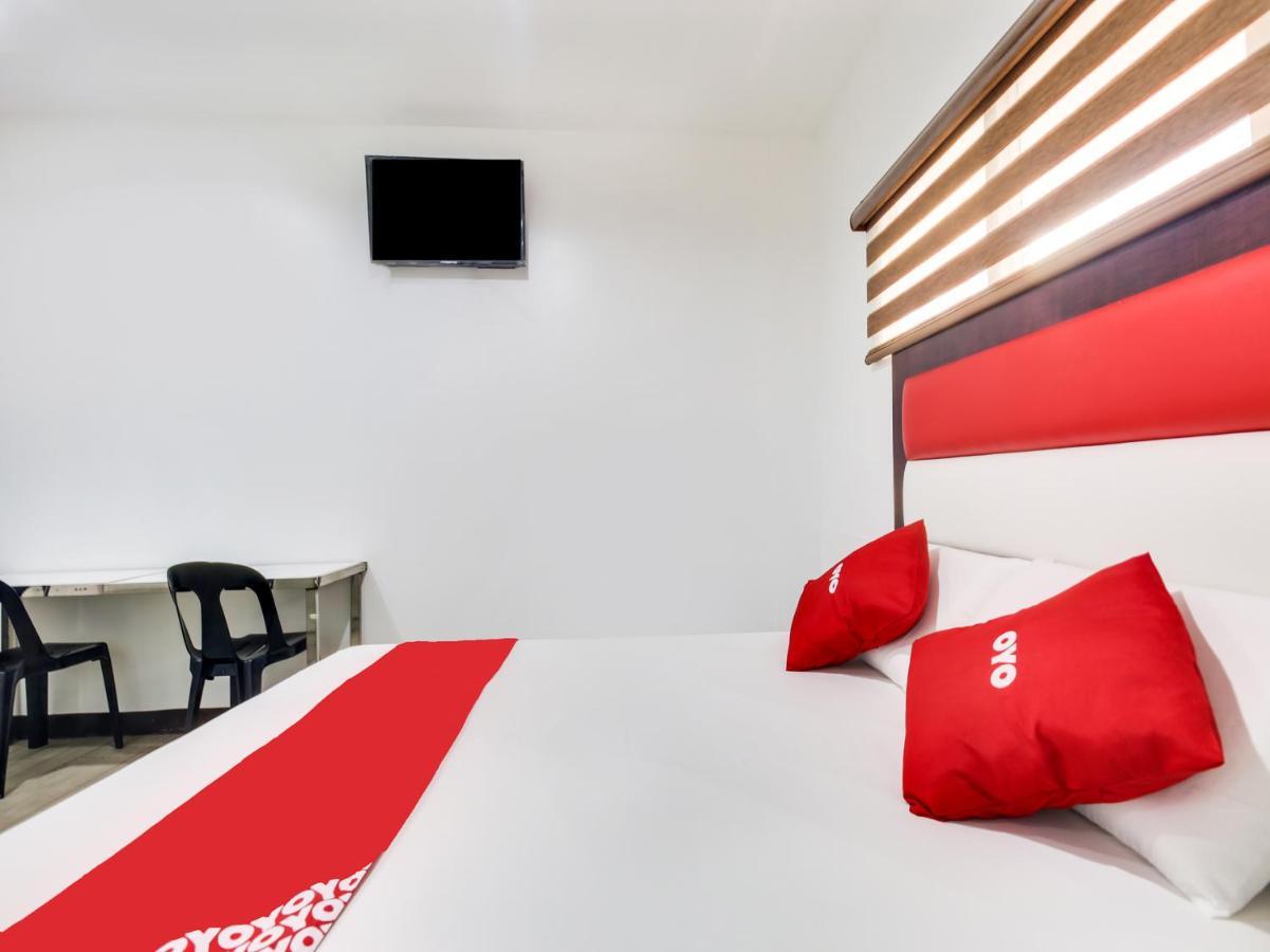 Oyo 895 Golden Majestic Pension Inn Μανίλα Εξωτερικό φωτογραφία