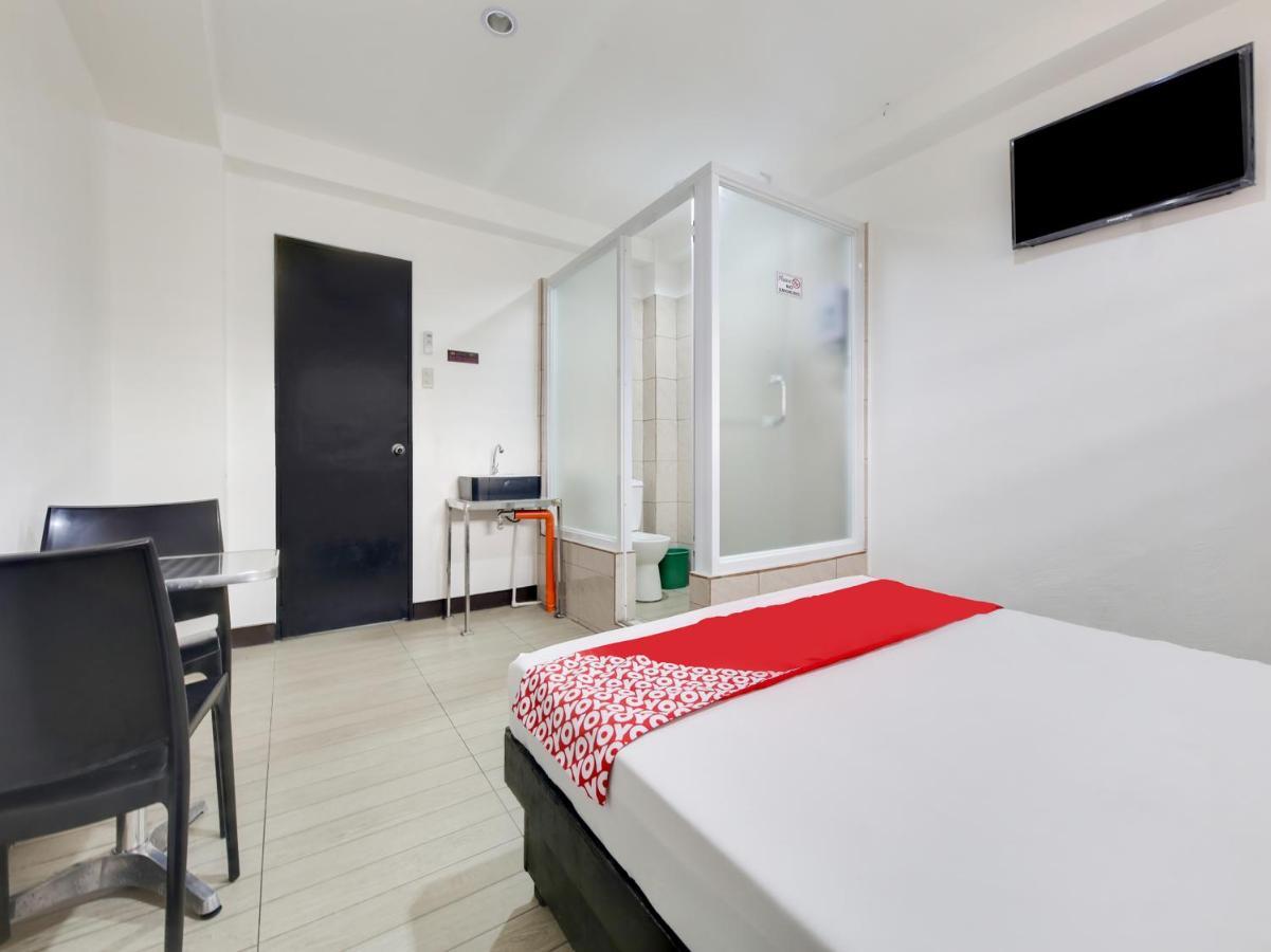 Oyo 895 Golden Majestic Pension Inn Μανίλα Εξωτερικό φωτογραφία